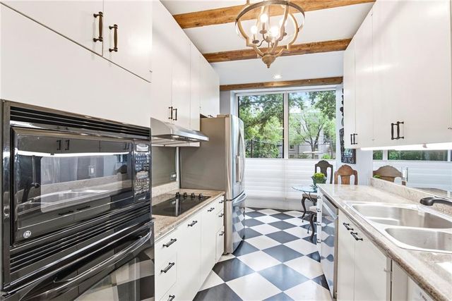 2575 Peachtree Road NE 2E, Atlanta, GA 30305