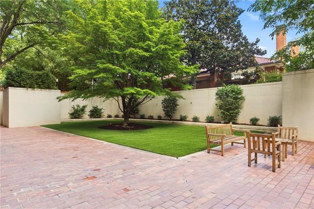2575 Peachtree Road NE 2E, Atlanta, GA 30305