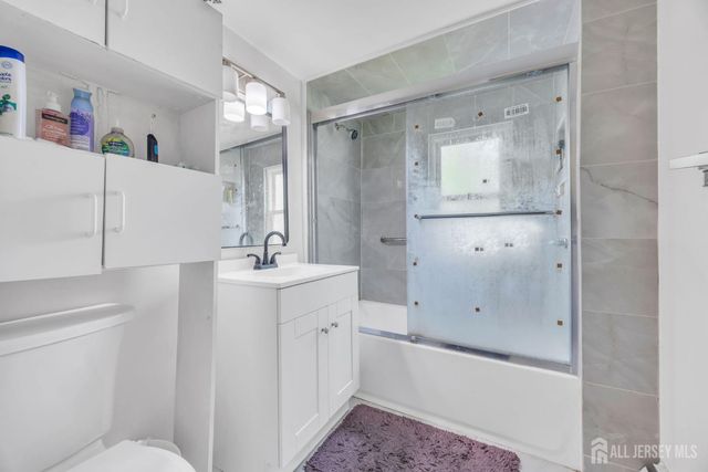 22 Westbury Road, Iselin, NJ 08830