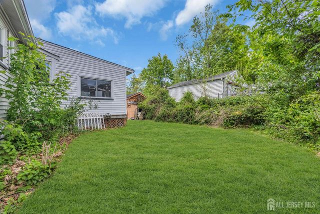 22 Westbury Road, Iselin, NJ 08830