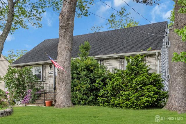 22 Westbury Road, Iselin, NJ 08830