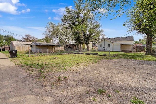 740 Merrill St, Salina, KS 67401