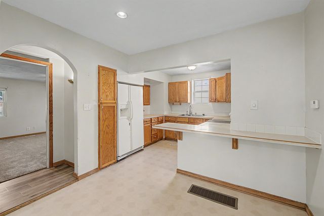 740 Merrill St, Salina, KS 67401