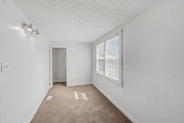 740 Merrill St, Salina, KS 67401