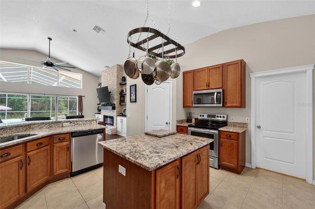 6006 SHEARWATER LANE, Lithia, FL 33547