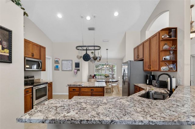 6006 SHEARWATER LANE, Lithia, FL 33547