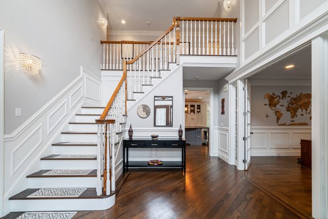 4 Wentworth Drive, Newtown, CT 06470