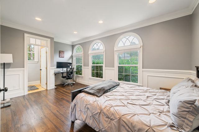 4 Wentworth Drive, Newtown, CT 06470