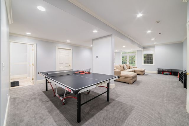 4 Wentworth Drive, Newtown, CT 06470