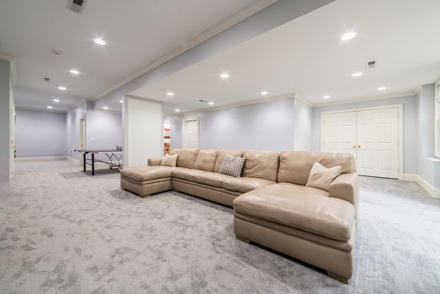 4 Wentworth Drive, Newtown, CT 06470