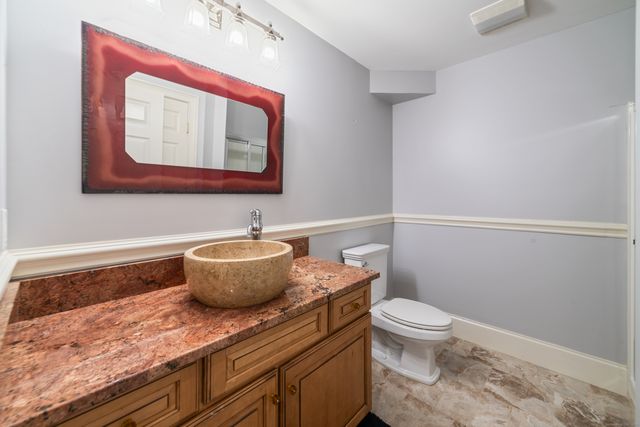 4 Wentworth Drive, Newtown, CT 06470