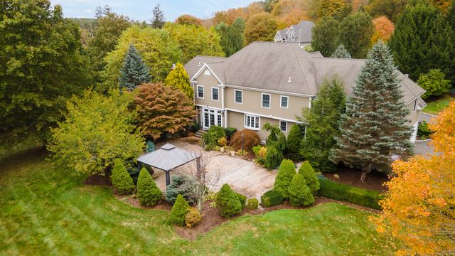 4 Wentworth Drive, Newtown, CT 06470