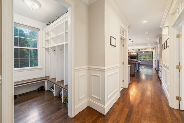 4 Wentworth Drive, Newtown, CT 06470