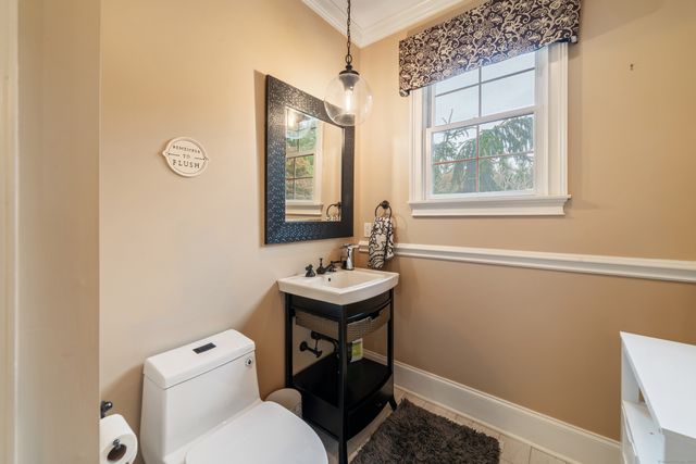 4 Wentworth Drive, Newtown, CT 06470