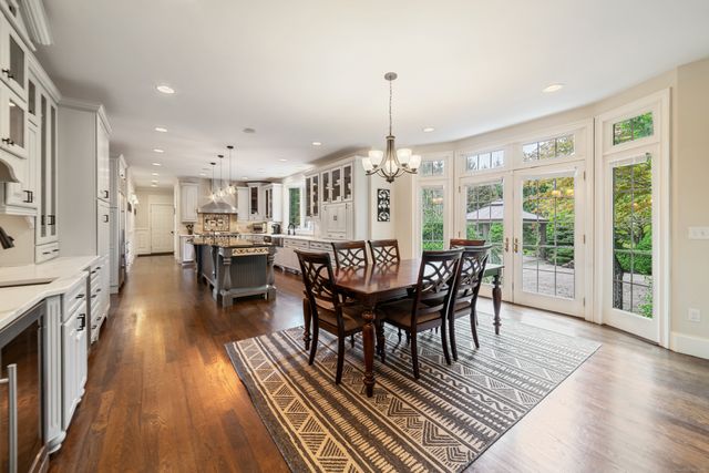 4 Wentworth Drive, Newtown, CT 06470