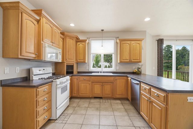 4717 N TANGLEWOOD DRIVE, Appleton, WI 54913