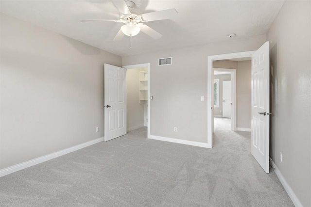 4717 N TANGLEWOOD DRIVE, Appleton, WI 54913
