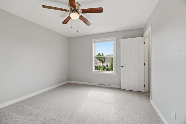 4717 N TANGLEWOOD DRIVE, Appleton, WI 54913