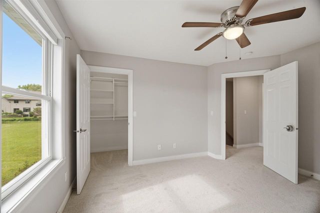 4717 N TANGLEWOOD DRIVE, Appleton, WI 54913