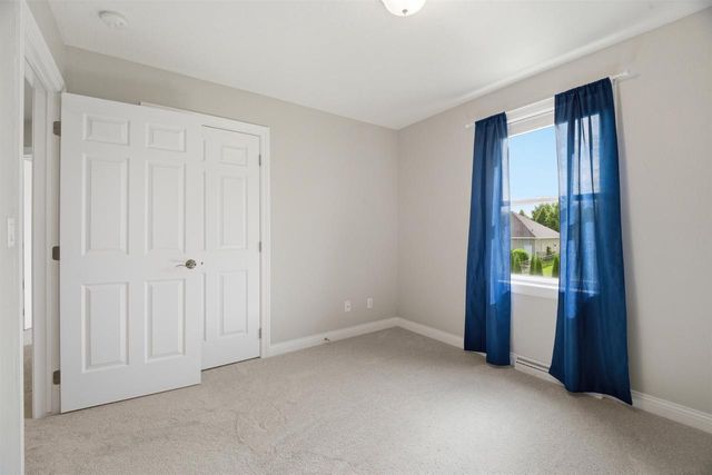 4717 N TANGLEWOOD DRIVE, Appleton, WI 54913