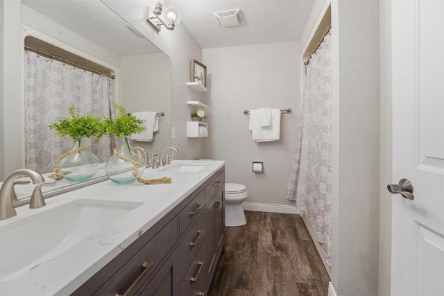 4717 N TANGLEWOOD DRIVE, Appleton, WI 54913