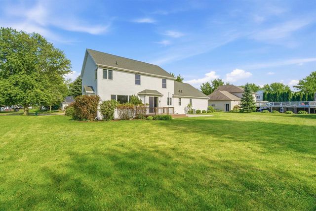 4717 N TANGLEWOOD DRIVE, Appleton, WI 54913
