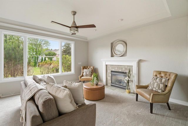 4717 N TANGLEWOOD DRIVE, Appleton, WI 54913