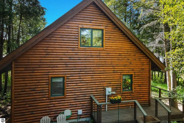 4871 Murray Lane, East Jordan, MI 49727