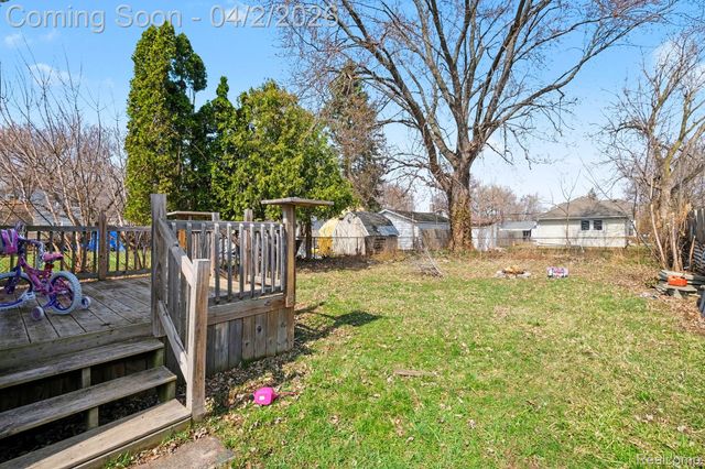 1233 Carman Street, Burton, MI 48529