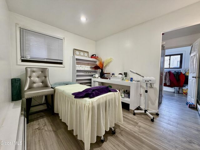 327 5th Avenue, Troy, NY 12182