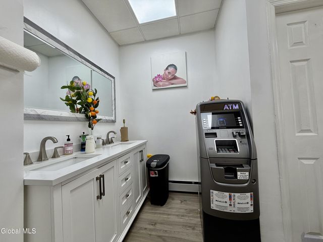 327 5th Avenue, Troy, NY 12182