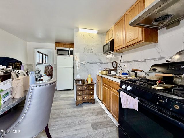 327 5th Avenue, Troy, NY 12182