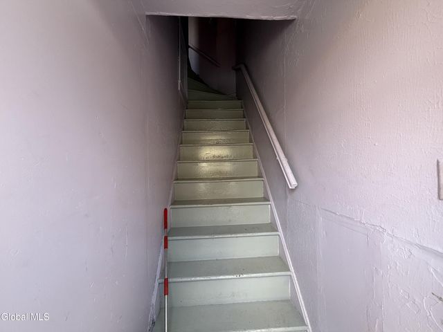 327 5th Avenue, Troy, NY 12182