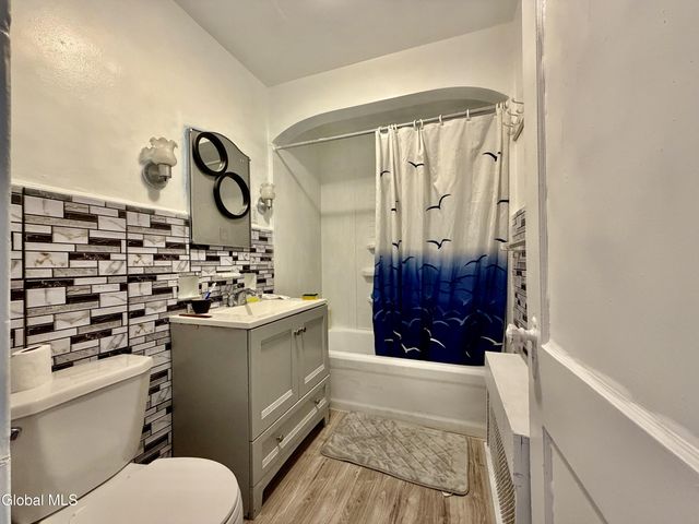 327 5th Avenue, Troy, NY 12182