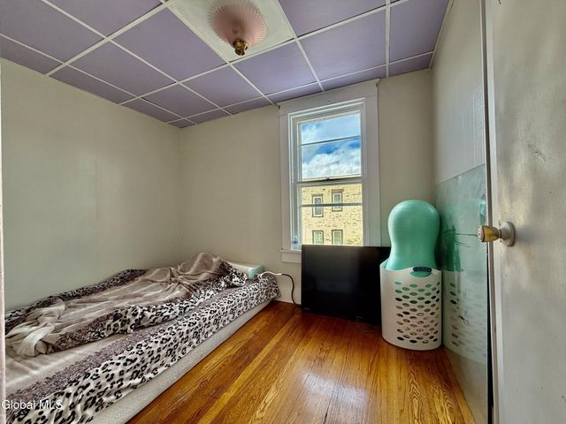 327 5th Avenue, Troy, NY 12182