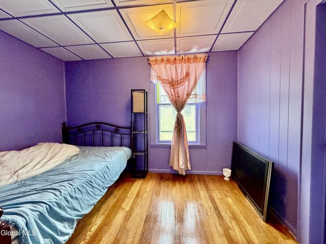 327 5th Avenue, Troy, NY 12182