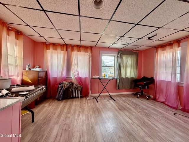 327 5th Avenue, Troy, NY 12182