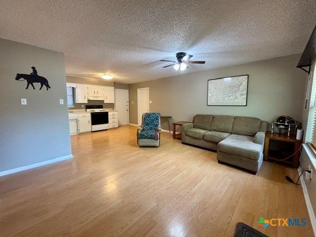 605 River Oaks Drive, Gatesville, TX 76528