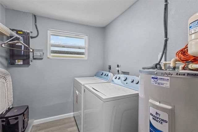 690 FOX STREET, Longboat Key, FL 34228