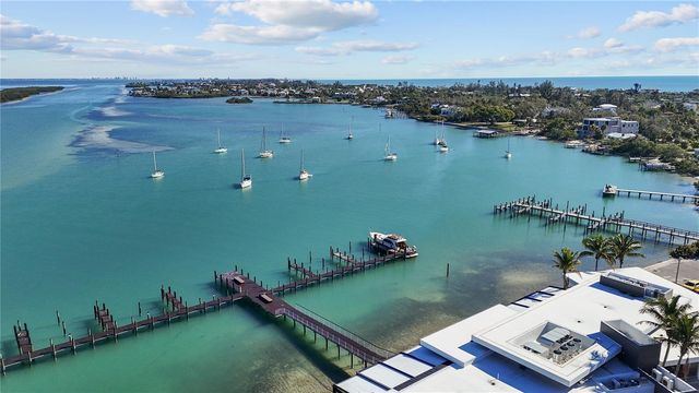 690 FOX STREET, Longboat Key, FL 34228