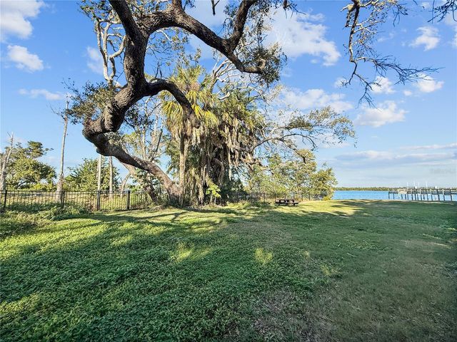 690 FOX STREET, Longboat Key, FL 34228
