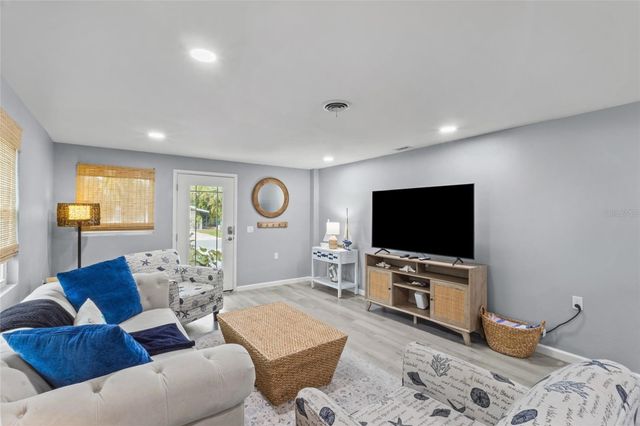 690 FOX STREET, Longboat Key, FL 34228