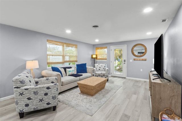 690 FOX STREET, Longboat Key, FL 34228