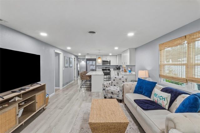 690 FOX STREET, Longboat Key, FL 34228