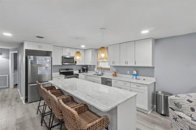 690 FOX STREET, Longboat Key, FL 34228