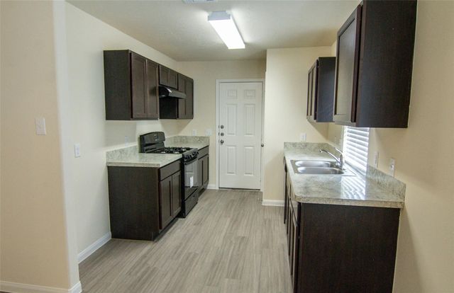 844 Canton Grass Lane, La Marque, TX 77568