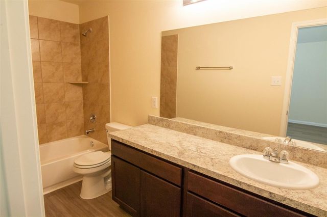 844 Canton Grass Lane, La Marque, TX 77568