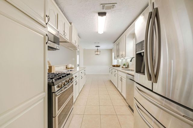 2811 Quincannon Lane, Houston, TX 77043