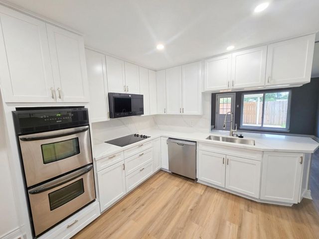9734 Clanton Street, Houston, TX 77080