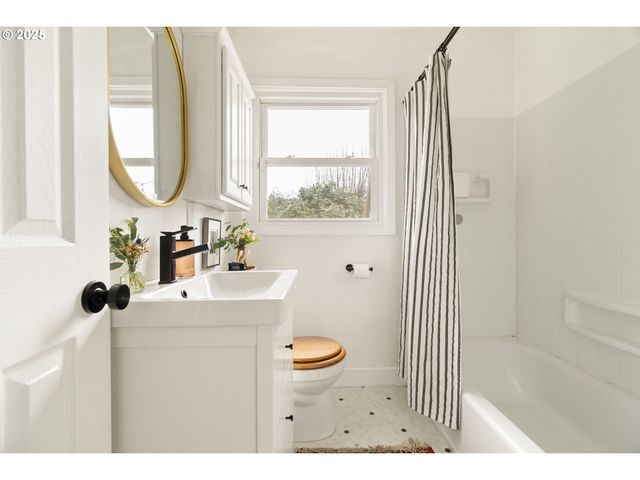 2834 Se 78TH Ave, Portland, OR 97206